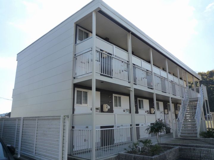 レオパレスヴィーブル室尾107の外観