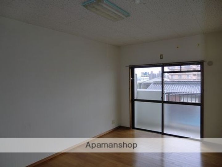 美和ハイツの居間