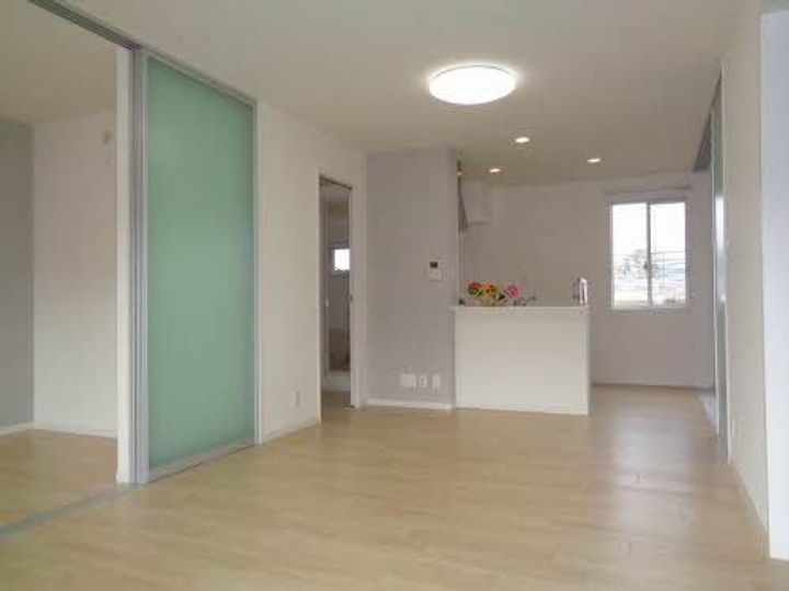 グランビュー C棟の居間