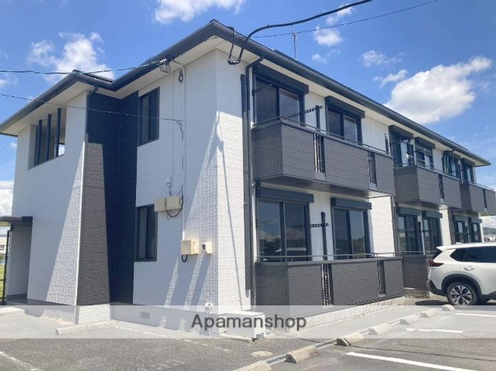 エタン・ヴィラージュA棟103の外観