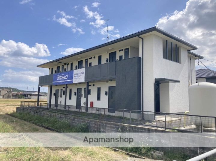 エタン・ヴィラージュA棟103の外観