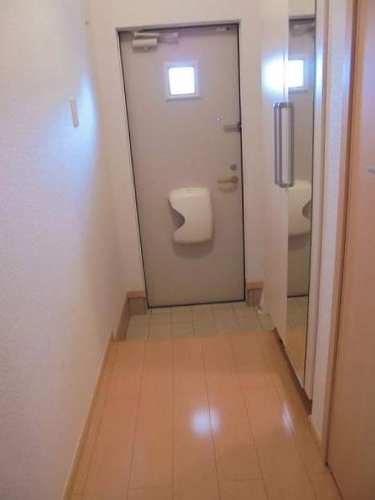 メゾン プラムの玄関