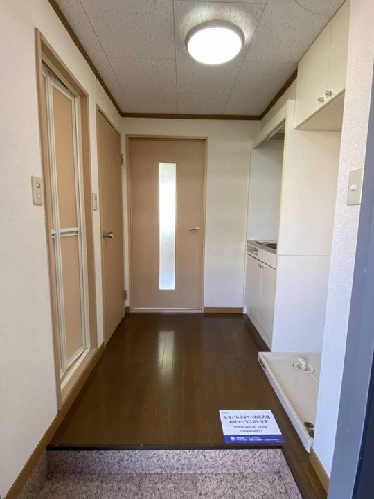 レオパレスTOKIWA107の玄関