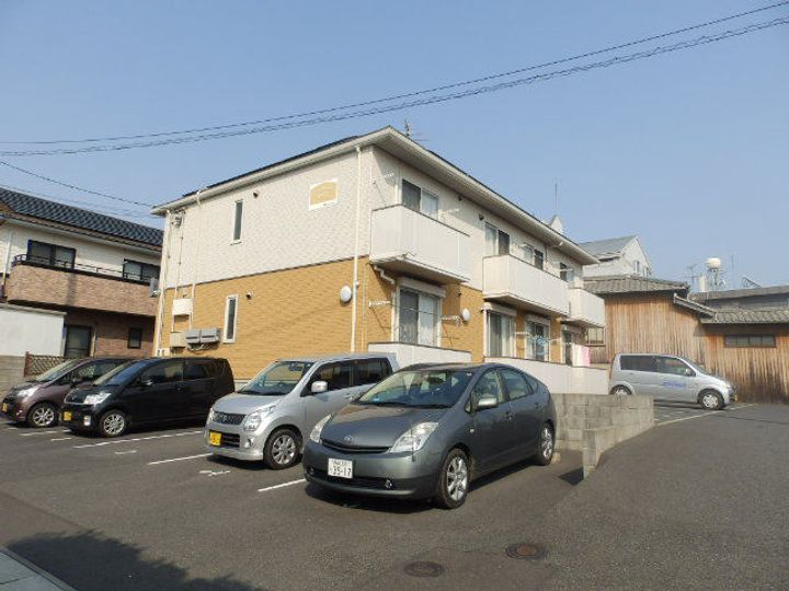 シャーメゾン琴芝台の外観