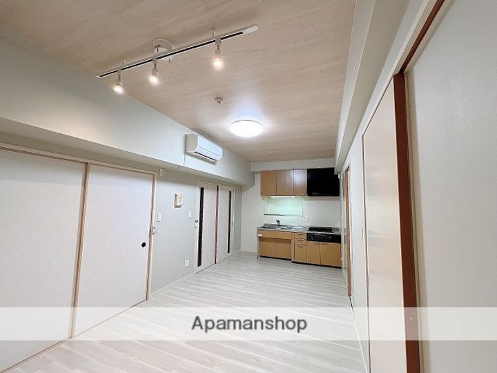 レジデンス東本町302の居間