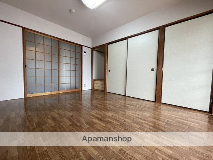 パシットレジデンツSP406の居間