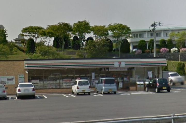 セレーノ Bの周辺