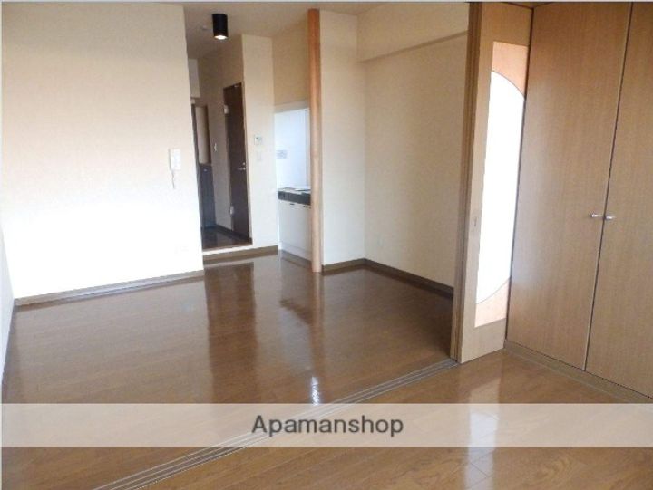 山口県宇部市東新川町の賃貸マンション707の居間