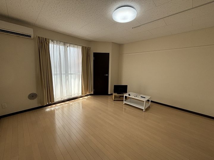 レオネクストBフリーゼ101の居間