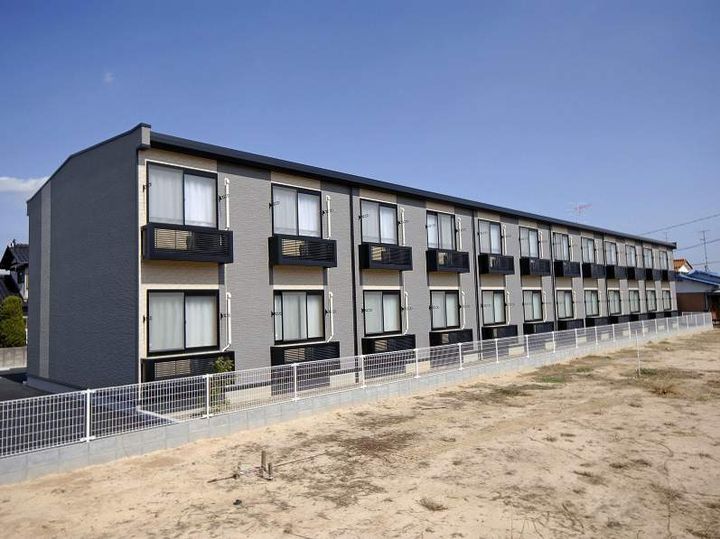 レオパレスサニーコート西高泊205の外観