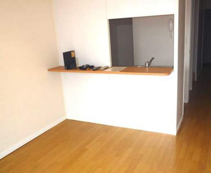 レオパレスみさき101の居間