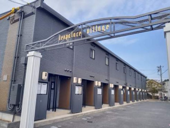 レオパレスコート ダジュール202の外観