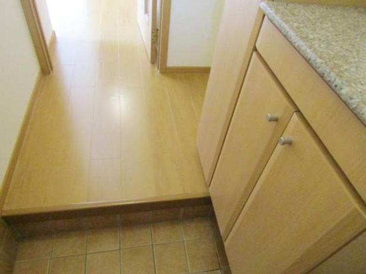 ガーデンヒルズBの玄関