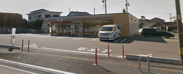 カステルールBの周辺
