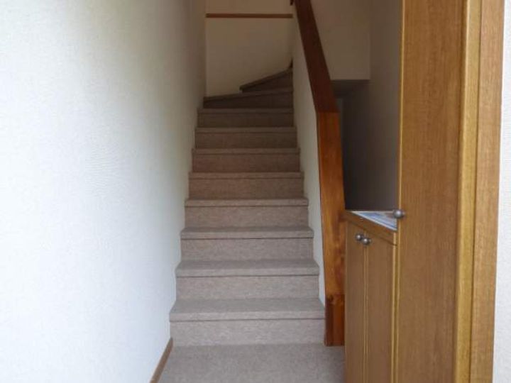 セントラル野原Aの玄関