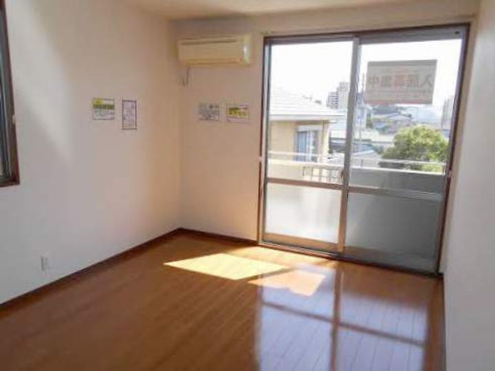 シャーメゾン洛陽 C棟の居間