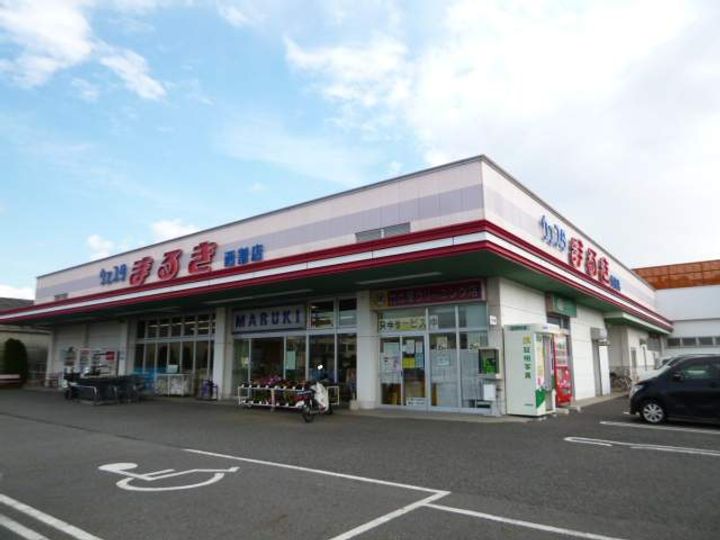 シャーメゾン際波 C棟の周辺