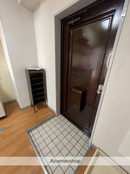 椎山マンション106の玄関