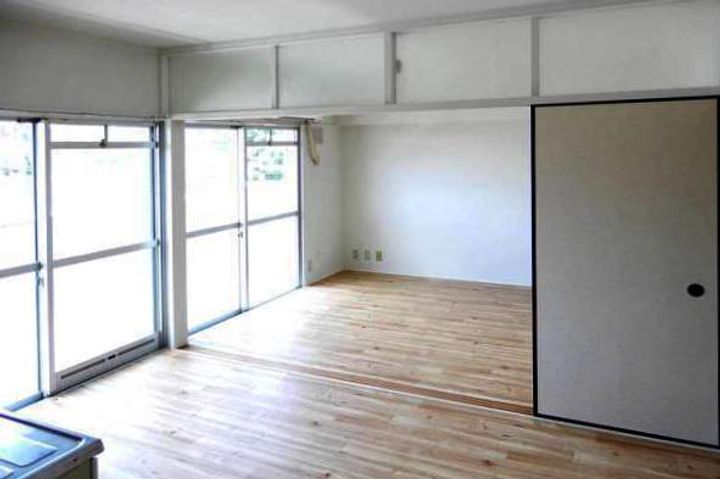 ビレッジハウス宇部2号棟の居間