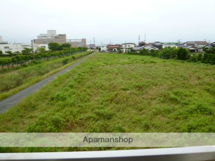 フィリア西宇部南伍番館103の周辺
