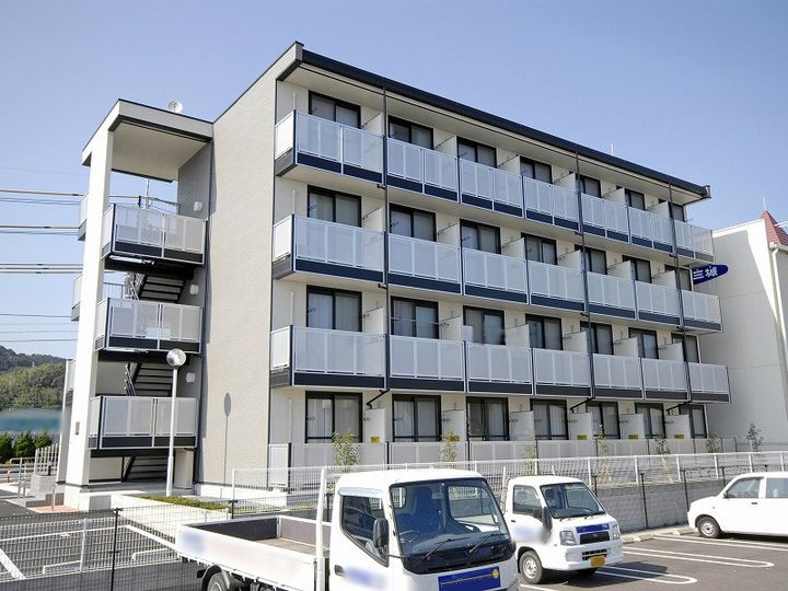 レオパレスマリーンブルー201の外観