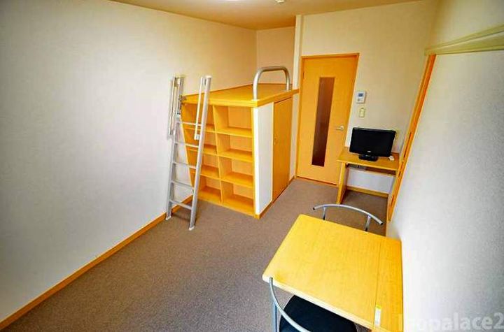 レオパレスマリーンブルー207の居間