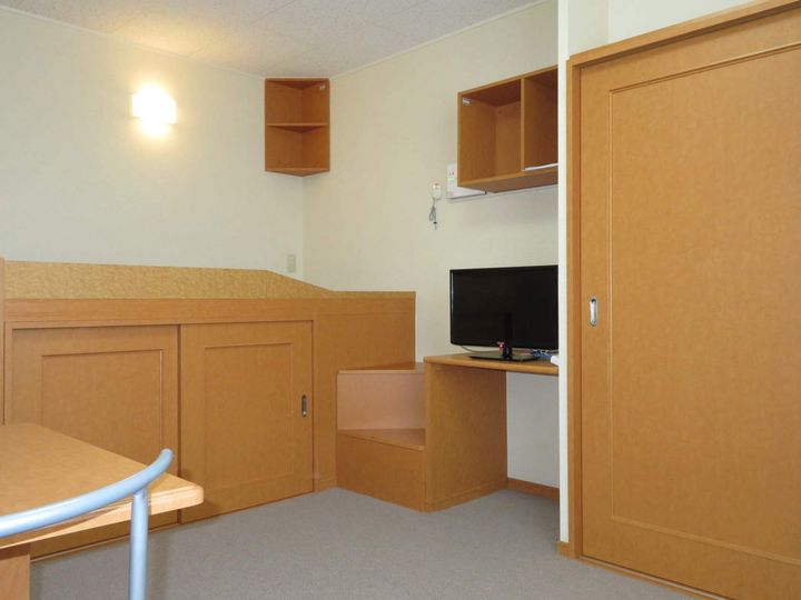 レオパレスかのん202の居間