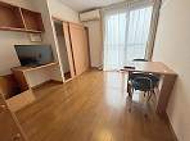 レオパレスMUKUNO216の居間