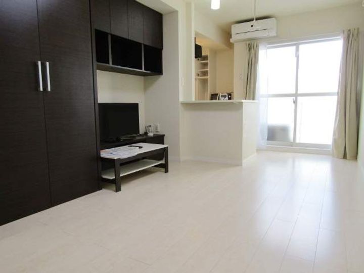 レオネクスト長府駅前106の居間