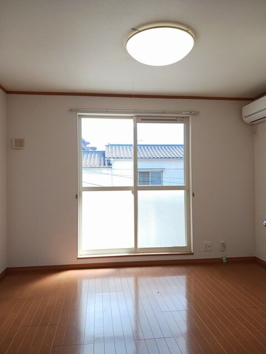 プレッソ・U Ⅰ番館の居間