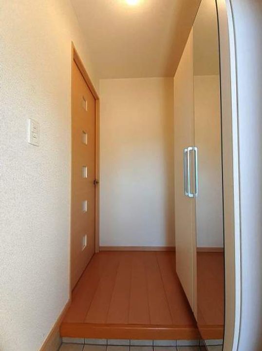 シャトレ スリーズの玄関