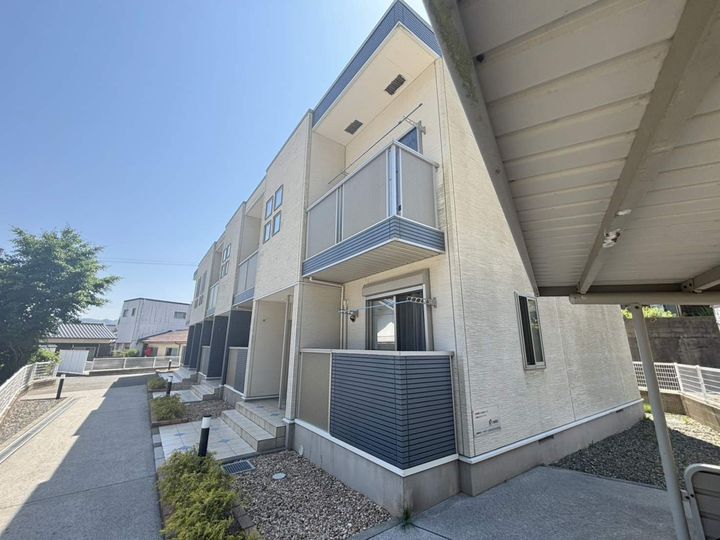 シャトレ スリーズの外観