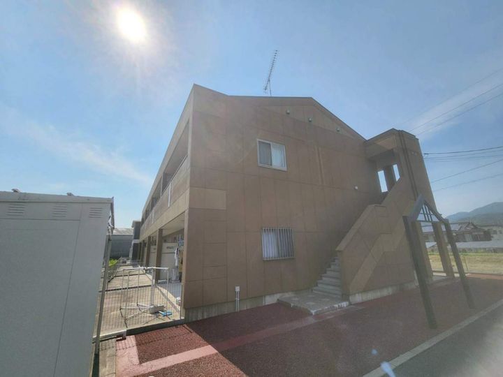 クローバーツインズの外観
