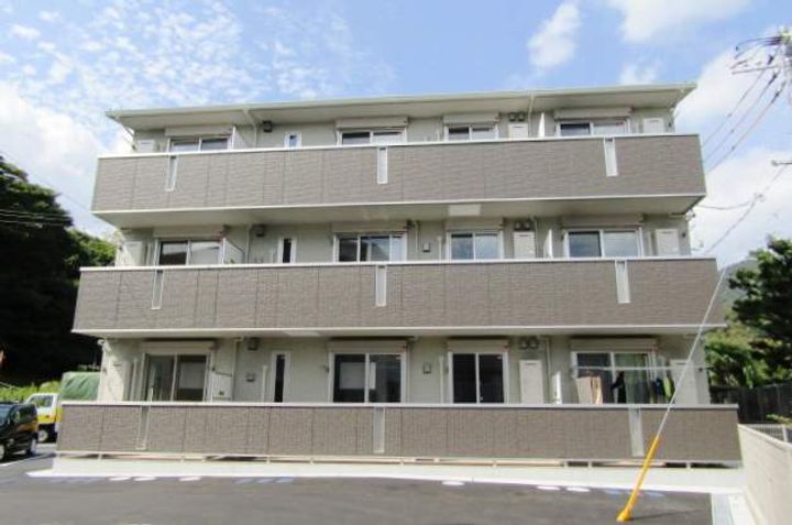 オッツセンチュリー長府 A棟の外観