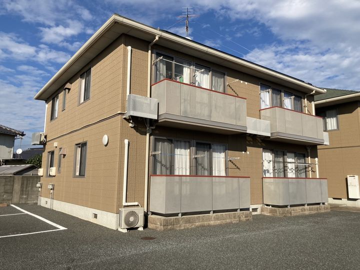 シャーメゾン名池0102の外観