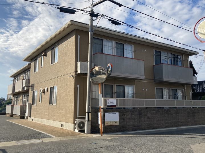 シャーメゾン名池0102の外観