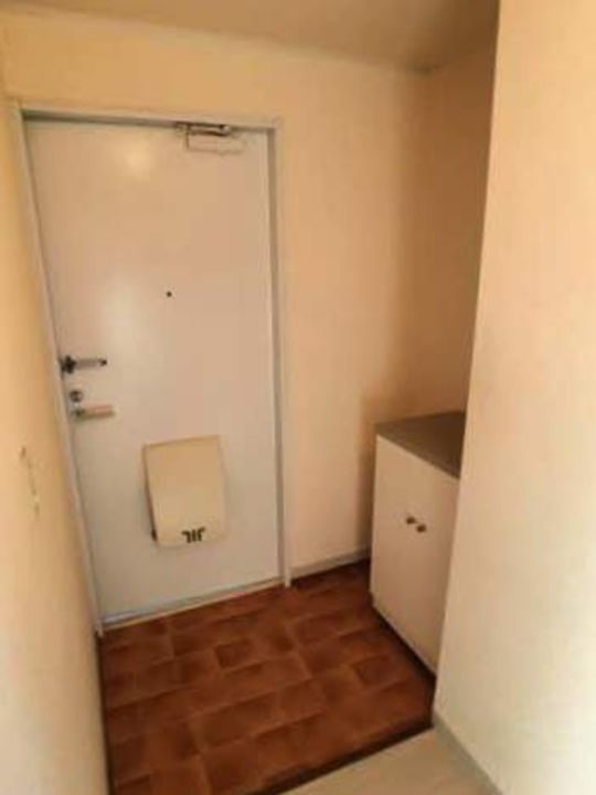 レーヴィンス東長府0203の玄関