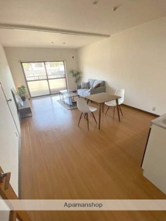 ファッショナブルマンションの居間