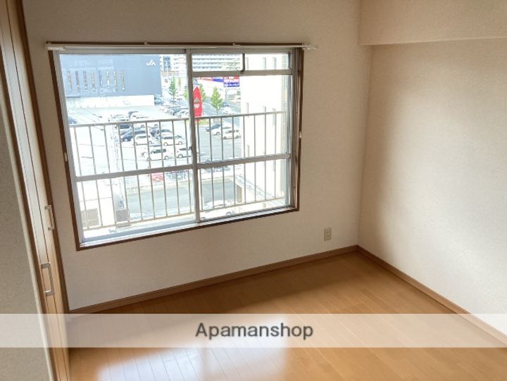 ロイヤルコート一の宮508の内装