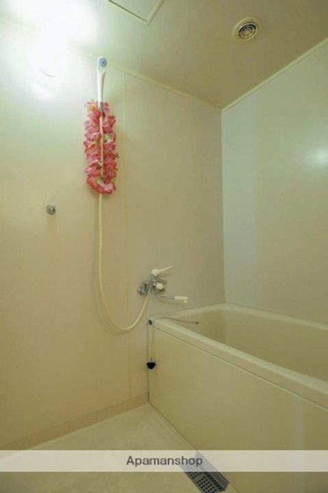 コートハウス下関岬之町303の風呂