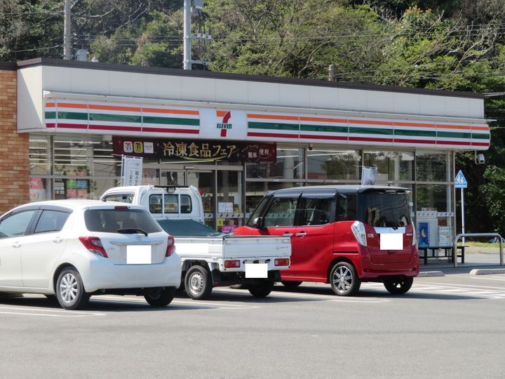 フローレンス Ⅱの周辺