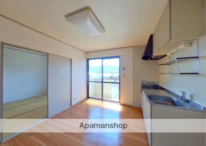 ハーフムーン202の居間