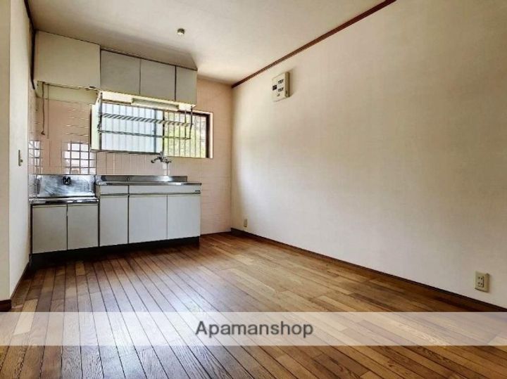 西大坪町アパート1Fの内装