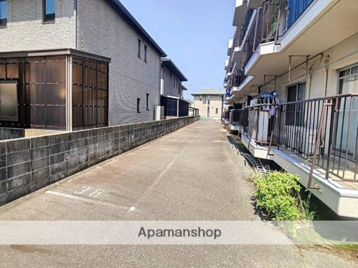 リズム綾羅木B301の外観