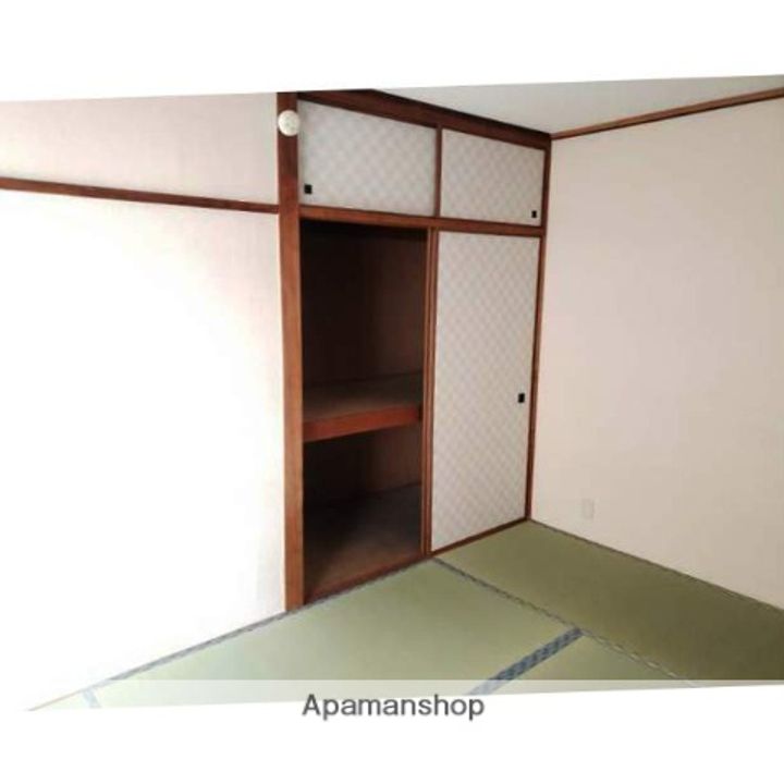 レトゥールビヨン山の田Ⅱの内装