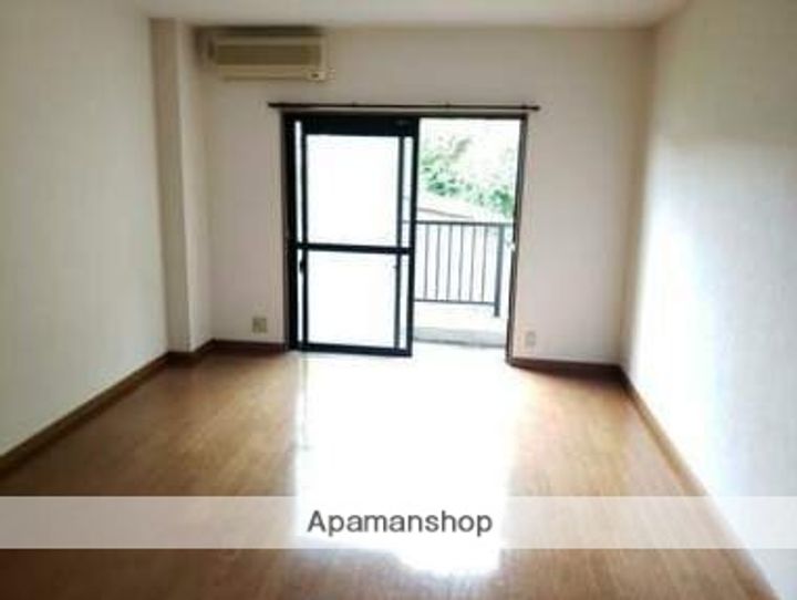 山口県下関市幡生町2丁目の賃貸アパート306の居間