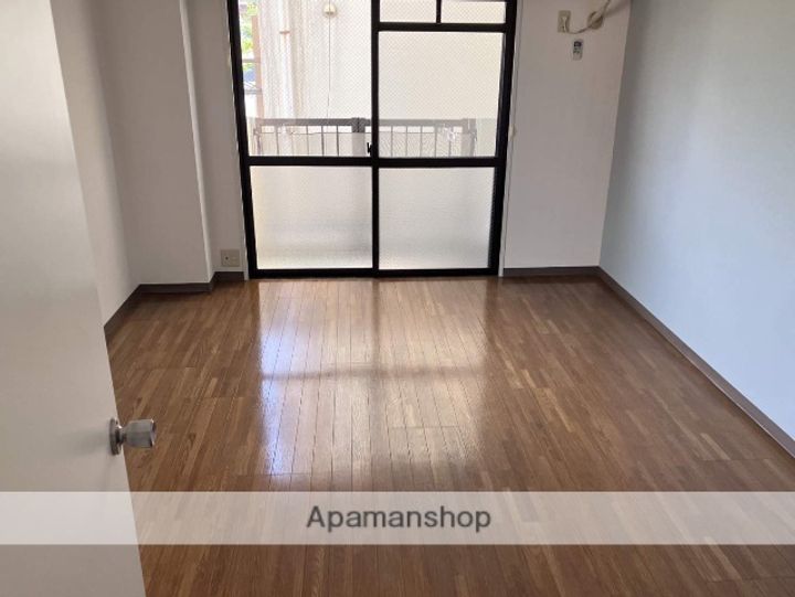 山口県下関市大学町1丁目の賃貸マンション832の居間