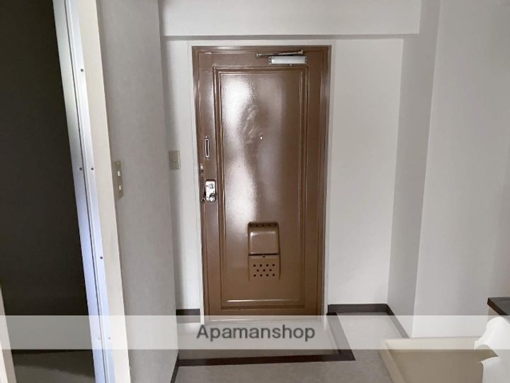 山口県下関市大学町1丁目の賃貸マンション832の玄関