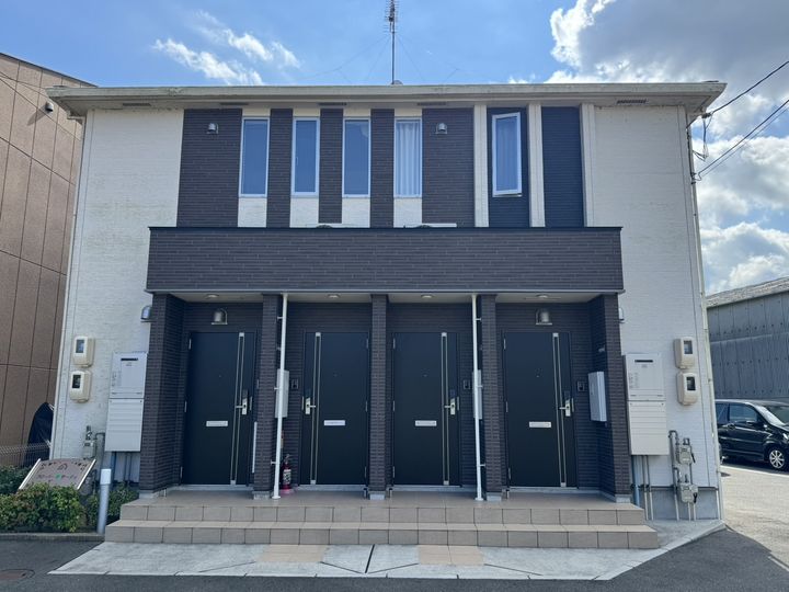クローバー・サーティの外観