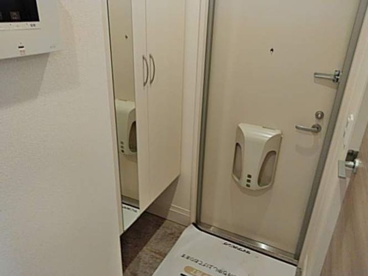 オッツセンチュリー長府 B棟の玄関